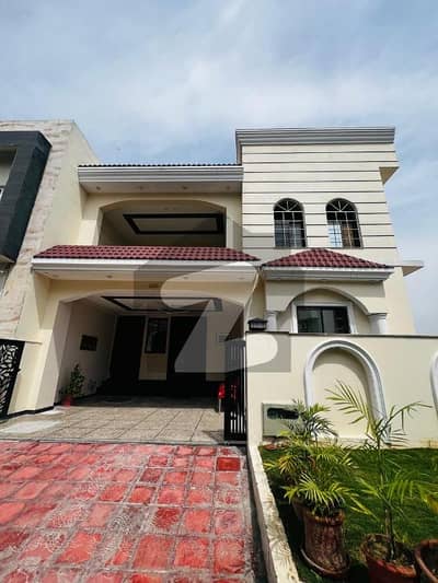 10 Marla House Available In DHA Phase 1 - Sector A1 For sale