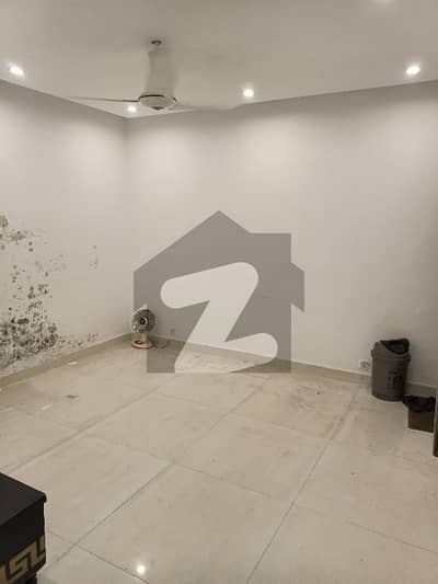 لیک سٹی میڈوز لاہور میں 4 مرلہ دفتر 35.0 ہزار میں کرایہ پر دستیاب ہے۔