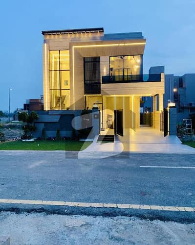 پارک ویو سٹی لاہور میں 5 کمروں کا 10 مرلہ مکان 3.3 کروڑ میں برائے فروخت۔ پارک ویو سٹی لاہور میں 5 کمروں کا 10 مرلہ مکان 3.3 کروڑ میں برائے فروخت۔