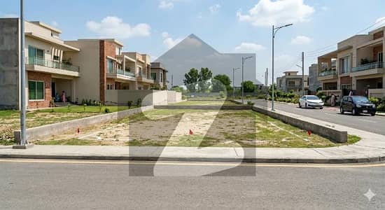 نشیمنِ اقبال لاہور میں 10 مرلہ رہائشی پلاٹ 2.25 کروڑ میں برائے فروخت۔