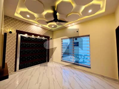 5 MARLA BEAUTIFUL NEAT AND CLEAN HOUSE FOR RENT IN CC BLOCK SECTOR D BAHRIA TOWN LAHORE