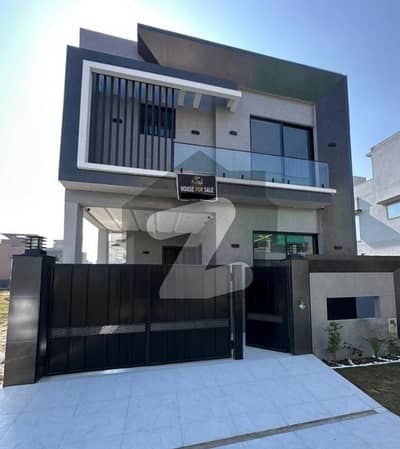 ڈی ایچ اے 11 رہبر لاہور میں 3 کمروں کا 5 مرلہ مکان 2.6 کروڑ میں برائے فروخت۔