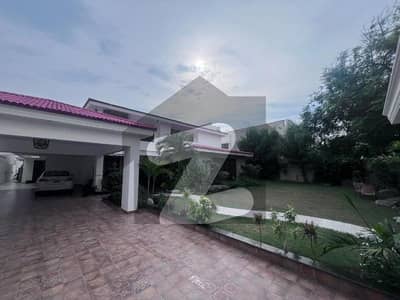 1000 YARDS FULLY FURNISHED BANGALOW FOR RENT. JUST LIKE BRAND NEW