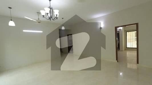 10 Marla 3 Bedrooms Investor Price Flat For Sale.