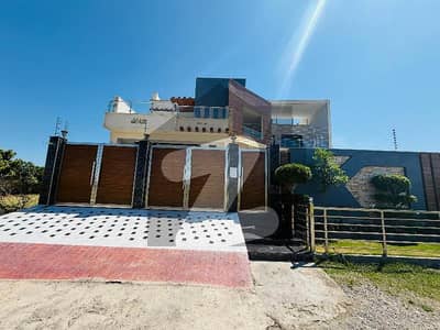 1 Kanal VVIp house available for sale