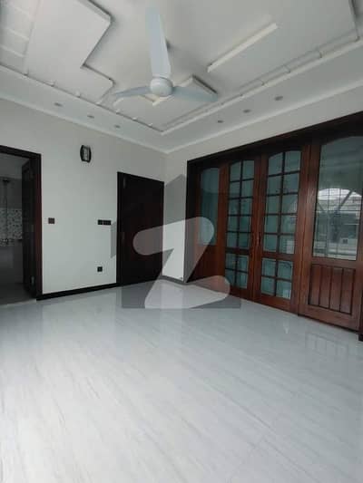 G-10/2 Full House 6Bed 2 Kitchen