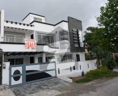 بحریہ ٹاؤن فیز 8 بحریہ ٹاؤن راولپنڈی,راولپنڈی میں 5 کمروں کا 16 مرلہ مکان 4.0 کروڑ میں برائے فروخت۔ بحریہ ٹاؤن فیز 8 بحریہ ٹاؤن راولپنڈی,راولپنڈی میں 5 کمروں کا 16 مرلہ مکان 4.0 کروڑ میں برائے فروخت۔