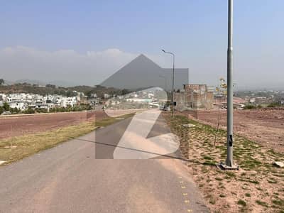 Beautiful 5 Marla pair plot available at best location in Park view Islamabad