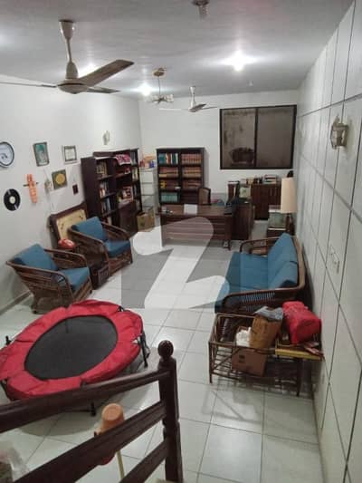 Defence 250 Yards Beautiful Bungalow Available For Sale