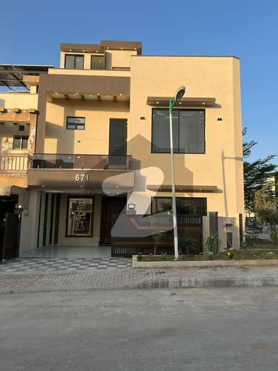 7.5 Marla corner ultra modern double heighted house for sale 7.5 Marla corner ultra modern double heighted house for sale