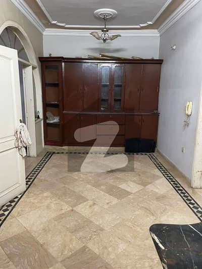 گلشنِ اقبال - بلاک 6 گلشنِ اقبال,گلشنِ اقبال ٹاؤن,کراچی میں 2 کمروں کا 5 مرلہ زیریں پورشن 50.0 ہزار میں کرایہ پر دستیاب ہے۔