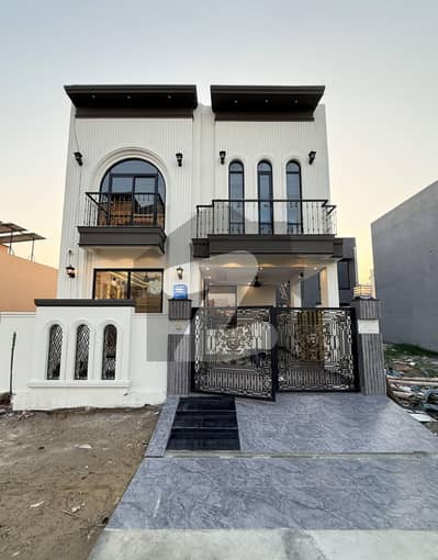 ڈی ایچ اے 11 رہبر سیکٹر 2 ڈی ایچ اے 11 رہبر,لاہور میں 3 کمروں کا 5 مرلہ مکان 2.65 کروڑ میں برائے فروخت۔