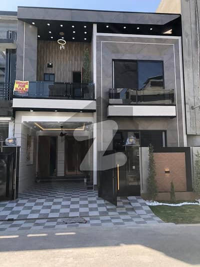 5 Marla Brand New Modern Design Lavish House For Sale In Park View City Lahore | For Discounted Price And Original Pictures Download The App "Signature Lands".