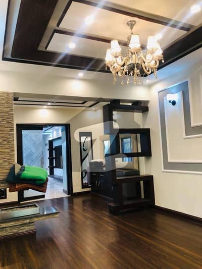 BRAND NEW CONDITION HOUSE TILES FLOORING & WOODEN FLOORING