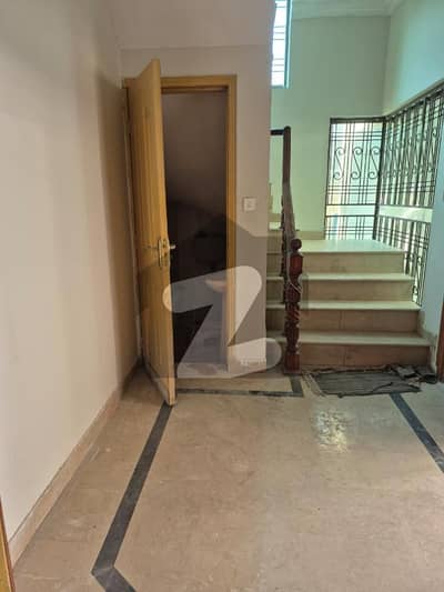 10 Marla Lower Portion For Rent In Iqbal Town