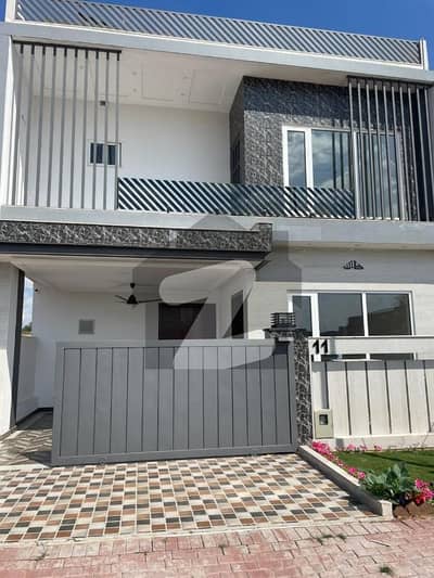 8 marla Brand new designer house avaliable for sale 4 bed accommodation 1 American kitchen 1 Servent two species TV lounge available in Bahria Enclave