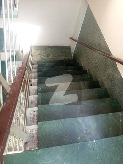 ڈی ایچ اے فیز 3 - بلاک ڈبل ایکس فیز 3,ڈیفنس (ڈی ایچ اے),لاہور میں 3 کمروں کا 1 کنال بالائی پورشن 1.2 لاکھ میں کرایہ پر دستیاب ہے۔