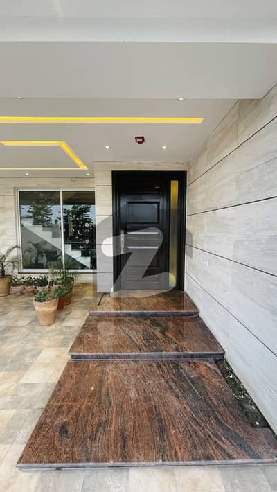 ڈی ایچ اے فیز 6 ڈیفنس (ڈی ایچ اے),لاہور میں 6 کمروں کا 1 کنال مکان 3.5 لاکھ میں کرایہ پر دستیاب ہے۔