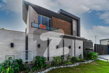 ڈی ایچ اے فیز 5 - بلاک اے فیز 5,ڈیفنس (ڈی ایچ اے),لاہور میں 4 کمروں کا 10 مرلہ مکان 2.15 لاکھ میں کرایہ پر دستیاب ہے۔