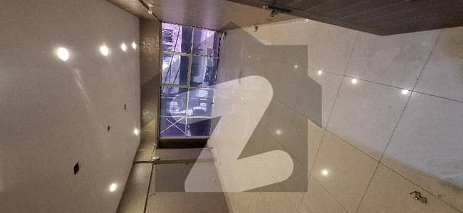 توحید کمرشل ایریا ڈی ایچ اے فیز 5,ڈی ایچ اے ڈیفینس,کراچی میں 2 مرلہ دفتر 45.0 ہزار میں کرایہ پر دستیاب ہے۔