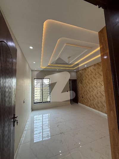 10Marla Ultra Modern Design House Available For Sale At The Hottest Location of Central Park Lahore