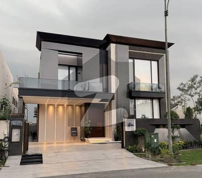 ڈی ایچ اے فیز 7 - بلاک وی فیز 7,ڈیفنس (ڈی ایچ اے),لاہور میں 5 کمروں کا 1 کنال مکان 3.65 لاکھ میں کرایہ پر دستیاب ہے۔