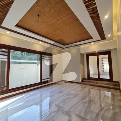 جناح سوسائٹی جمشید ٹاؤن,کراچی میں 7 کمروں کا 1 کنال مکان 36.0 کروڑ میں برائے فروخت۔