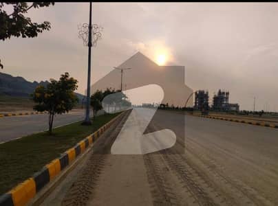 5 Marla investor rate plot available for sale in faisal hills