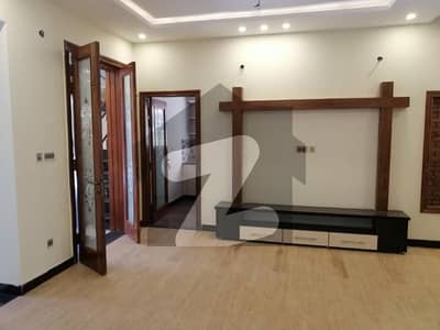 10 Marla Double Storey House For Rent In Valencia Town Lahore