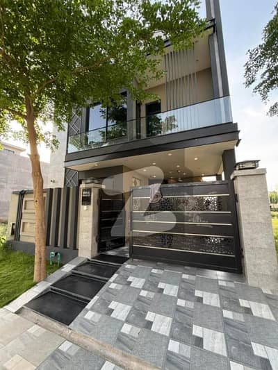 BEAUTIFULL BRAND NEW HOUSE FOR RENT IN DHA LAHORE