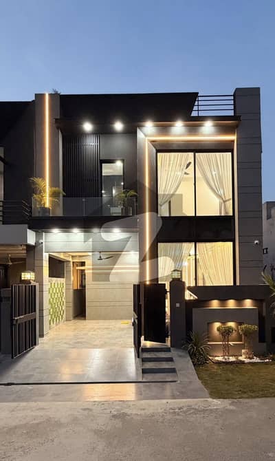 ویلینشیاء ہاؤسنگ سوسائٹی لاہور میں 3 کمروں کا 5 مرلہ مکان 2.8 کروڑ میں برائے فروخت۔