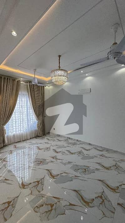 ڈی سی کالونی گوجرانوالہ میں 5 کمروں کا 10 مرلہ مکان 1.4 لاکھ میں کرایہ پر دستیاب ہے۔