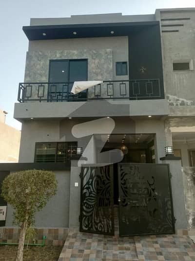 ال-کبیر فیز 2 - بلاک ای الکبیر ٹاؤن - فیز 2,الکبیر ٹاؤن,رائیونڈ روڈ,لاہور میں 3 کمروں کا 3 مرلہ مکان 1.33 کروڑ میں برائے فروخت۔