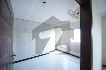 Bahria Town Phase 8 Business District South Flat For Sale Bahria Town Phase 8 Business District South Flat For Sale