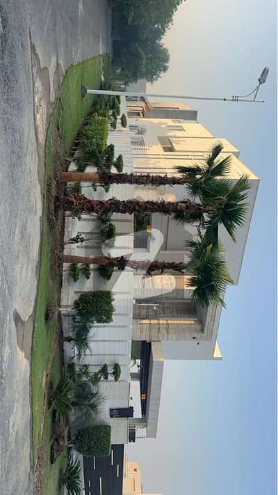 ڈی ایچ اے فیز 7 - بلاک وائے فیز 7,ڈیفنس (ڈی ایچ اے),لاہور میں 1 کنال مکان 12.5 کروڑ میں برائے فروخت۔