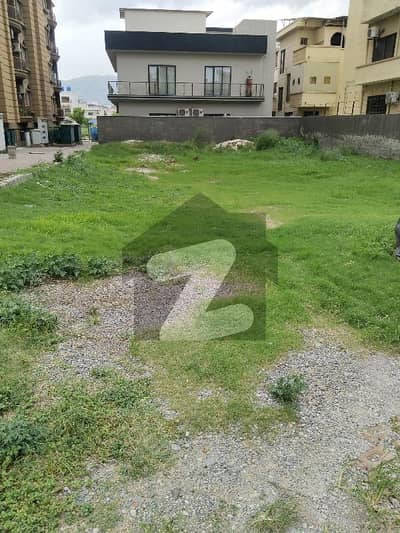 16 Marla Residential Corner Plot For Grabs In E-11