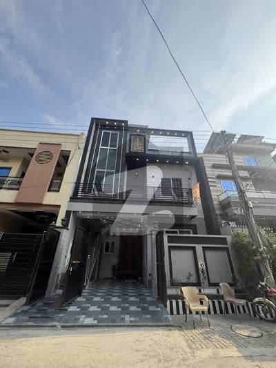 الرحمان گارڈن فیز 2 الرحمان گارڈن,لاہور میں 5 کمروں کا 5 مرلہ مکان 3.0 کروڑ میں برائے فروخت۔