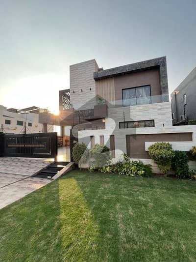 ڈی ایچ اے فیز 7 ڈیفنس (ڈی ایچ اے),لاہور میں 5 کمروں کا 1 کنال مکان 7.6 کروڑ میں برائے فروخت۔ ڈی ایچ اے فیز 7 ڈیفنس (ڈی ایچ اے),لاہور میں 5 کمروں کا 1 کنال مکان 7.6 کروڑ میں برائے فروخت۔