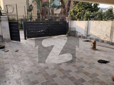 ڈی ایچ اے فیز 3 ڈیفنس (ڈی ایچ اے),لاہور میں 5 کمروں کا 1 کنال مکان 7.1 کروڑ میں برائے فروخت۔ ڈی ایچ اے فیز 3 ڈیفنس (ڈی ایچ اے),لاہور میں 5 کمروں کا 1 کنال مکان 7.1 کروڑ میں برائے فروخت۔