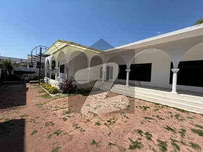 ایف ۔ 7 اسلام آباد میں 6 کمروں کا 1 کنال مکان 8.0 لاکھ میں کرایہ پر دستیاب ہے۔