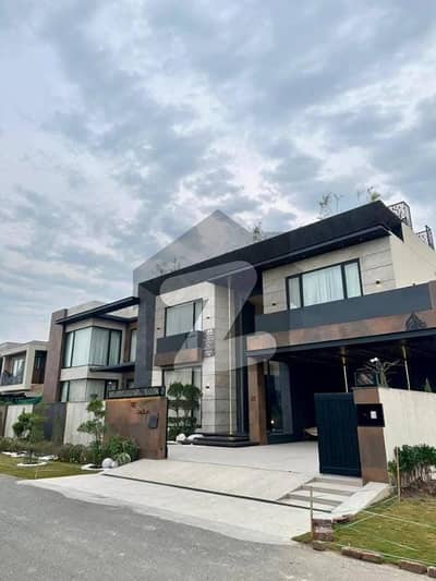 ڈی ایچ اے فیز 7 - بلاک یو فیز 7,ڈیفنس (ڈی ایچ اے),لاہور میں 6 کمروں کا 2 کنال مکان 25.0 کروڑ میں برائے فروخت۔