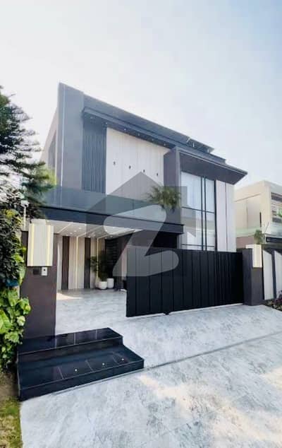 NEAR AND CLEAN LIKE BRAND NEW CONDITION HOUSE SPECIAL FOR OFFICE