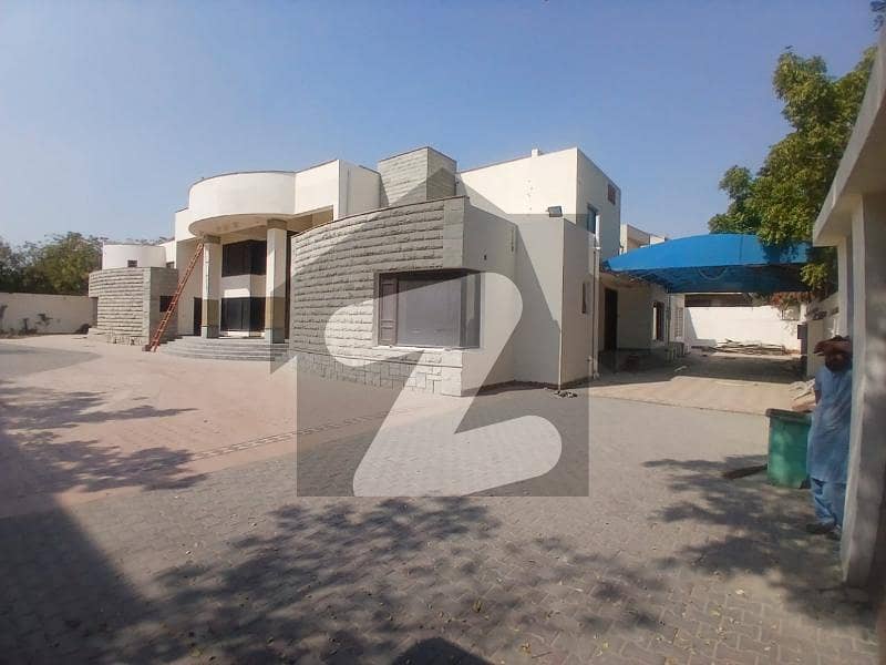 2000 YARDS BANGALOW RENT 15 ROOME MOMIN STREES 2000 YARDS BANGALOW RENT 15 ROOME MOMIN STREES