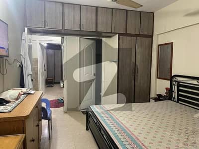 گلشنِ اقبال ٹاؤن کراچی میں 2 کمروں کا 5 مرلہ فلیٹ 1.35 کروڑ میں برائے فروخت۔