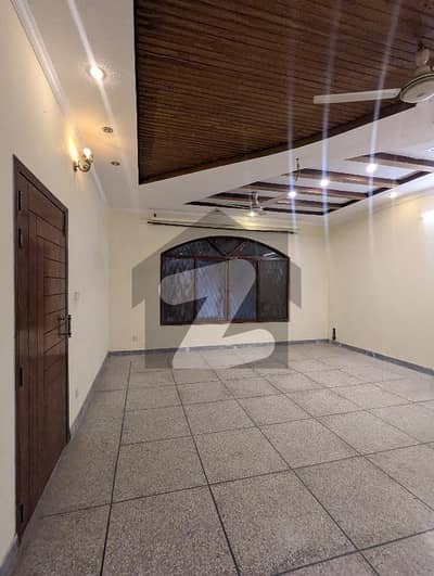 چکلالہ سکیم 3 چکلالہ سکیم,راولپنڈی میں 5 کمروں کا 7 مرلہ مکان 85.0 ہزار میں کرایہ پر دستیاب ہے۔