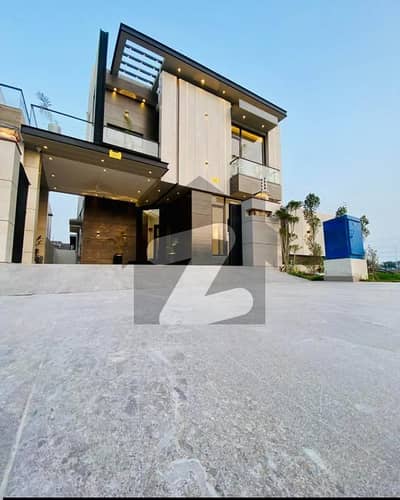 ڈی ایچ اے 9 ٹاؤن ڈیفنس (ڈی ایچ اے),لاہور میں 3 کمروں کا 5 مرلہ مکان 2.45 کروڑ میں برائے فروخت۔