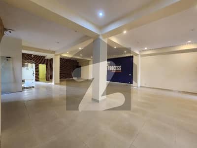 جوہر ٹاؤن لاہور میں 1 کنال دفتر 2.8 لاکھ میں کرایہ پر دستیاب ہے۔