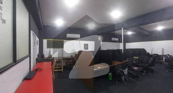 ڈی ایچ اے فیز 1 ڈیفنس (ڈی ایچ اے),لاہور میں 7 مرلہ دفتر 85.0 ہزار میں کرایہ پر دستیاب ہے۔