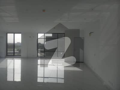 ڈی ایچ اے فیز 6 - بلاک اے فیز 6,ڈیفنس (ڈی ایچ اے),لاہور میں 8 مرلہ دفتر 1.25 لاکھ میں کرایہ پر دستیاب ہے۔