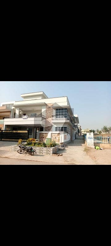 جی ۔ 13 اسلام آباد میں 7 کمروں کا 14 مرلہ مکان 12.2 کروڑ میں برائے فروخت۔